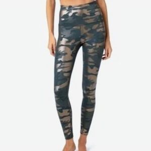 Beyond Yoga Shiny Camo High Waisted Green Gunmetal Midi Leggings size M